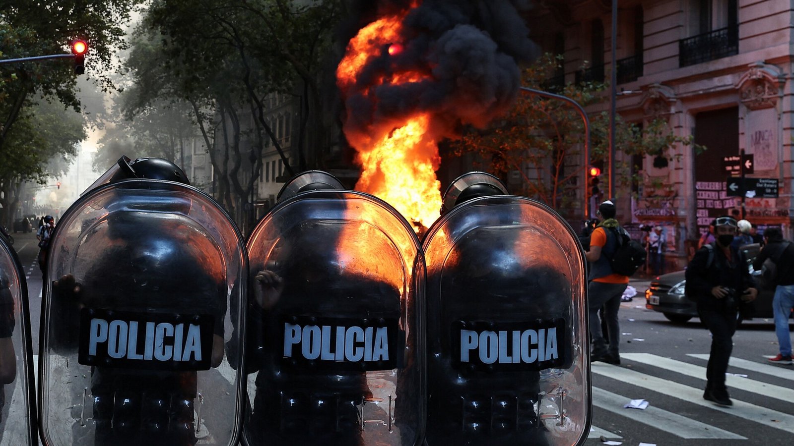 Argentina football fans join pensioners facing protest crackdown