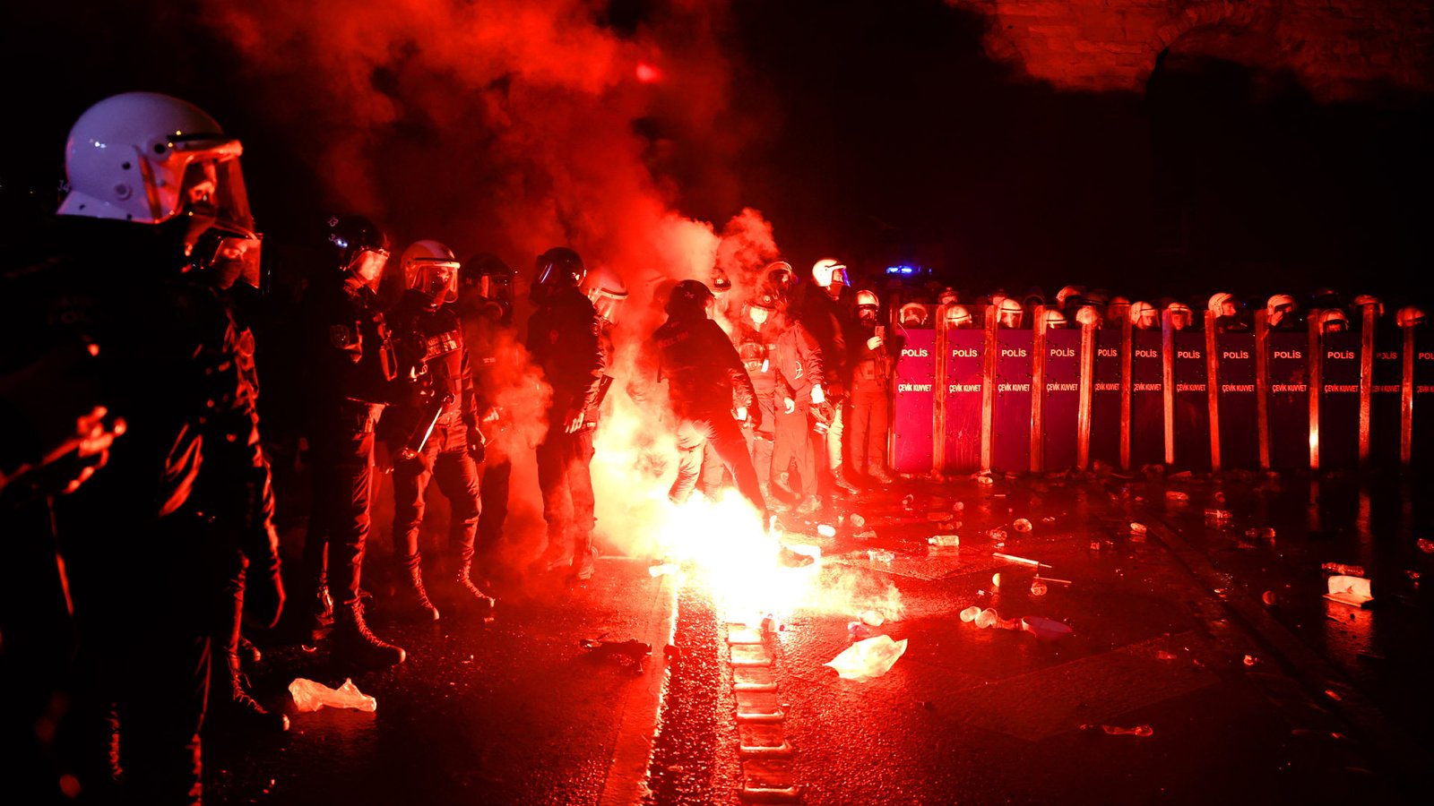 Turkiye protests: Iconic scenes and divided coverage | TV Shows