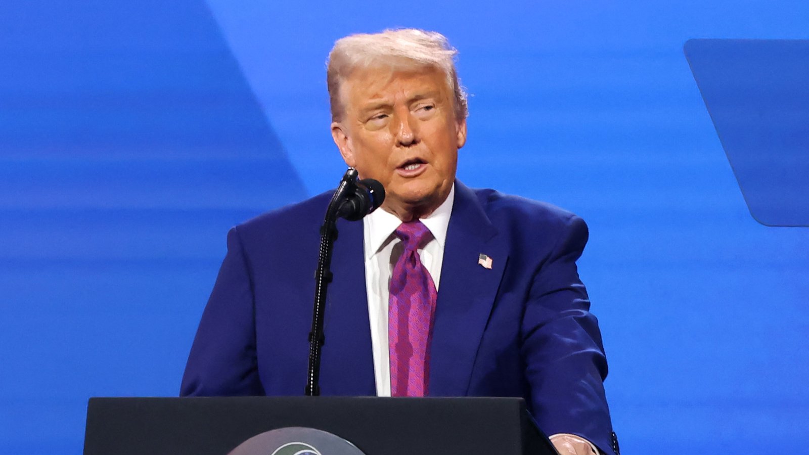 Trump says US will drop sanctions against Syria