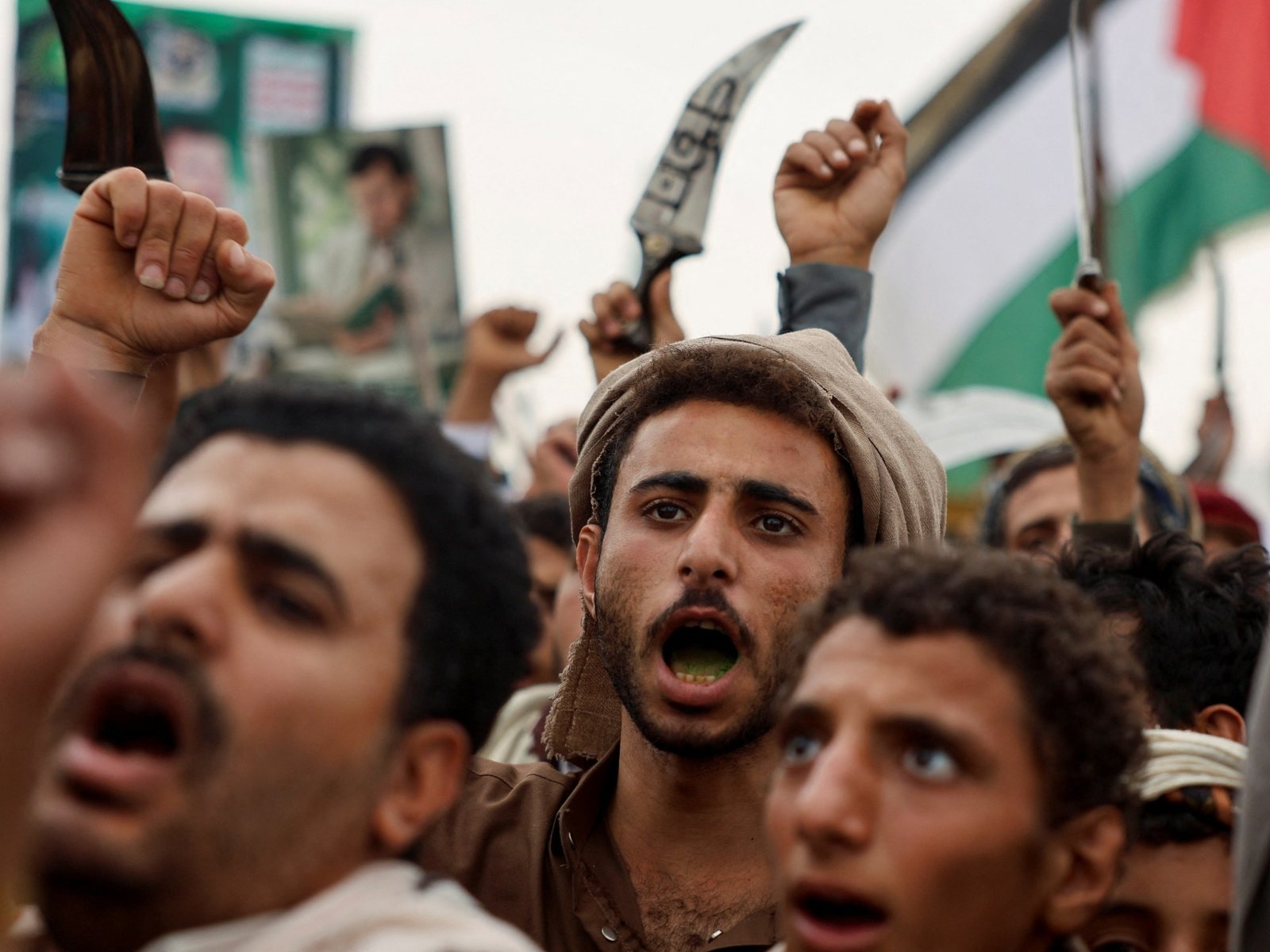 Israel bombs ports, power plant in Yemen as Houthis fire more missiles | Houthis News
