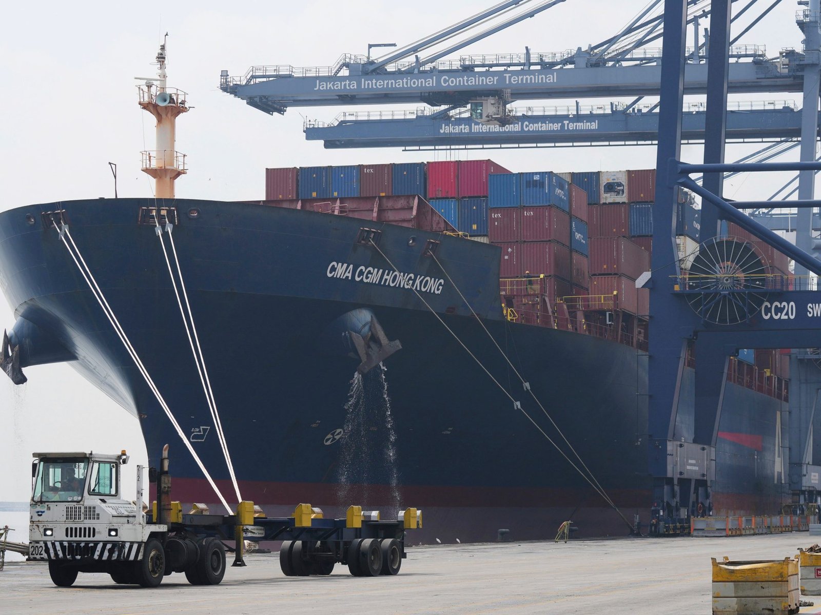 Trump issues new tariffs for six countries, including Iraq and the Philippines | Trade War News